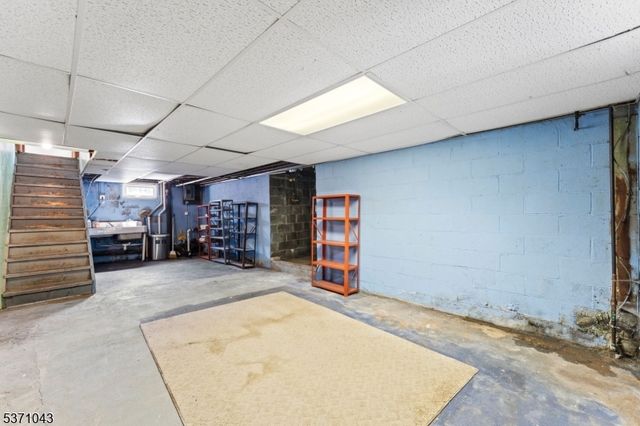 305 W Elm St, Linden City, NJ 07036