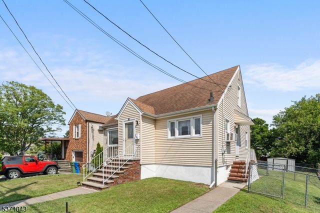 305 W Elm St, Linden City, NJ 07036