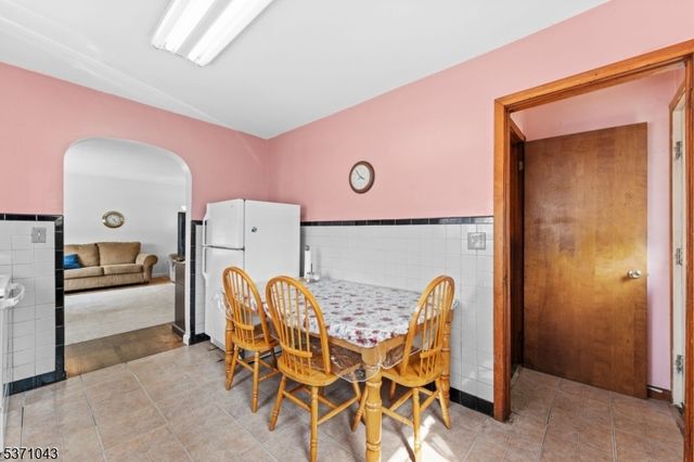 305 W Elm St, Linden City, NJ 07036