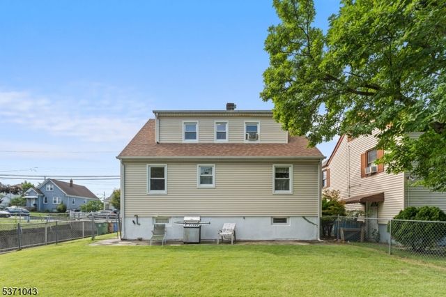 305 W Elm St, Linden City, NJ 07036