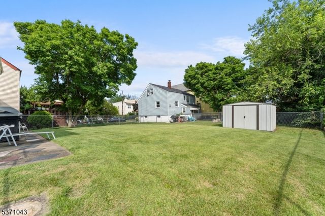305 W Elm St, Linden City, NJ 07036