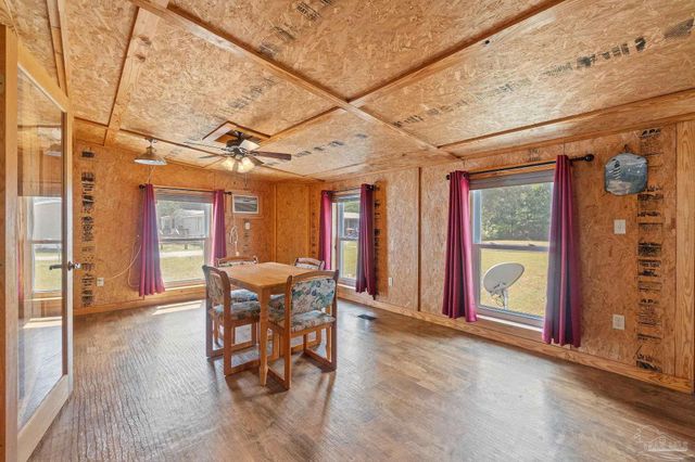 4441 Sleepy Hammock Dr, Milton, FL 32583