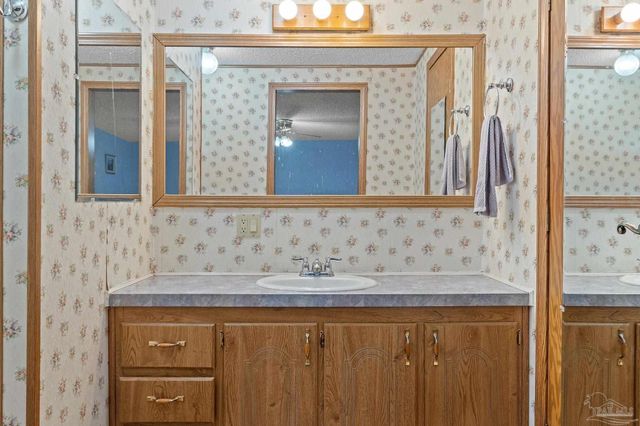 4441 Sleepy Hammock Dr, Milton, FL 32583