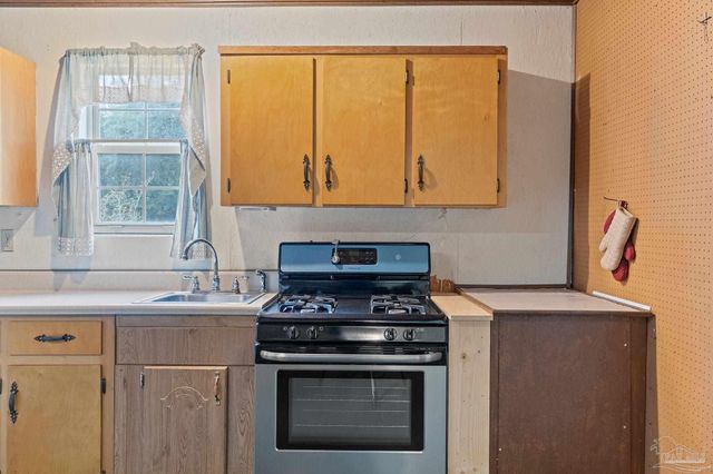 4441 Sleepy Hammock Dr, Milton, FL 32583