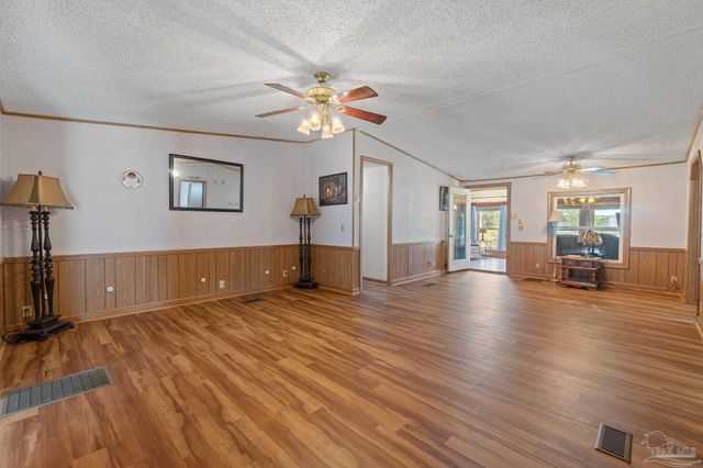 4441 Sleepy Hammock Dr, Milton, FL 32583