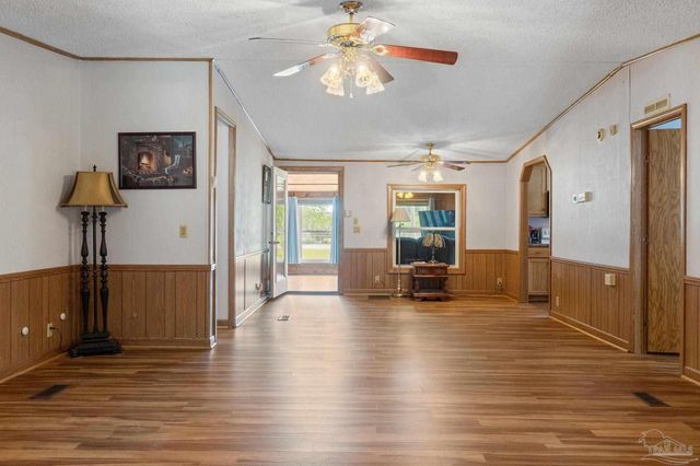 4441 Sleepy Hammock Dr, Milton, FL 32583