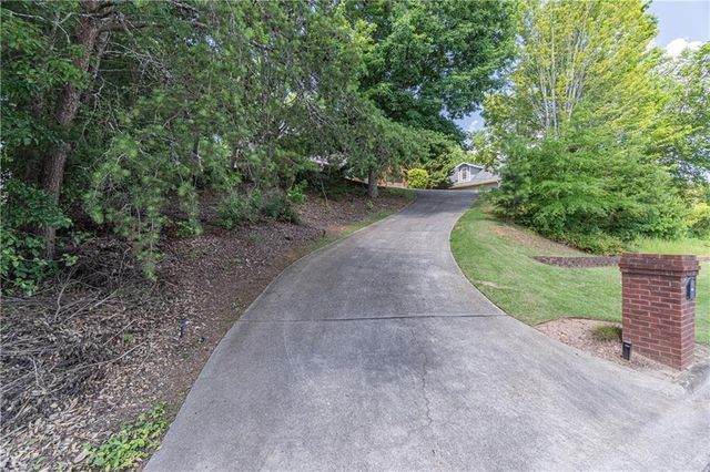 2649 Waters Edge Drive, Gainesville, GA 30504