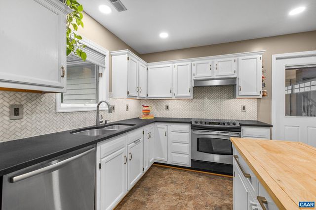 149 MILL CREEK DR, Charlottesville, VA 22902