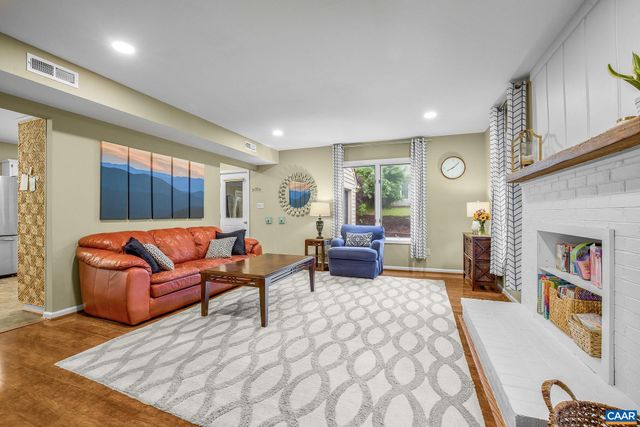 149 MILL CREEK DR, Charlottesville, VA 22902