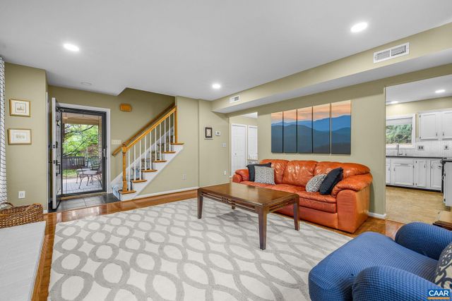 149 MILL CREEK DR, Charlottesville, VA 22902