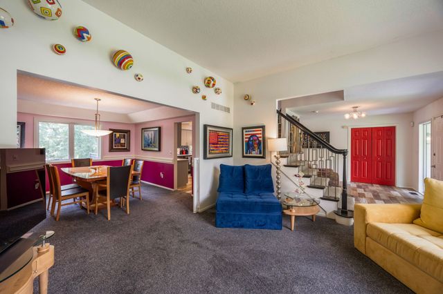 558 S 34th Court, West Des Moines, IA 50265