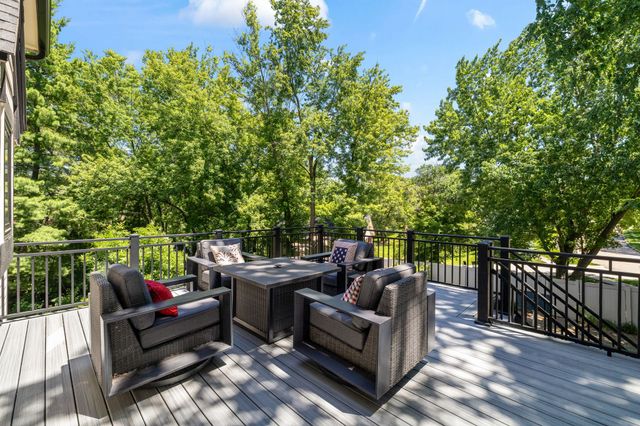 558 S 34th Court, West Des Moines, IA 50265