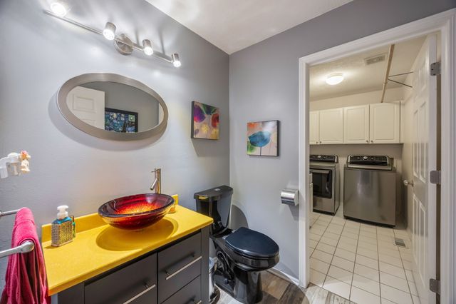 558 S 34th Court, West Des Moines, IA 50265
