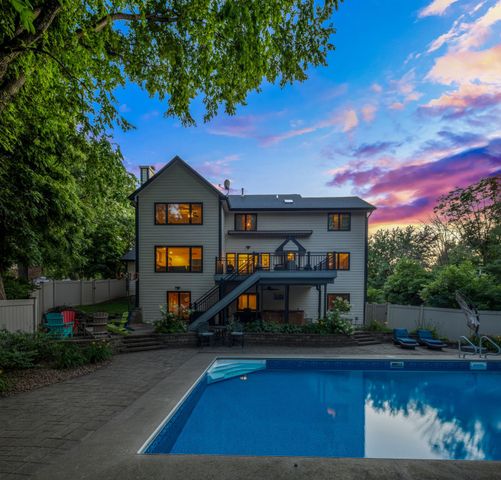 558 S 34th Court, West Des Moines, IA 50265
