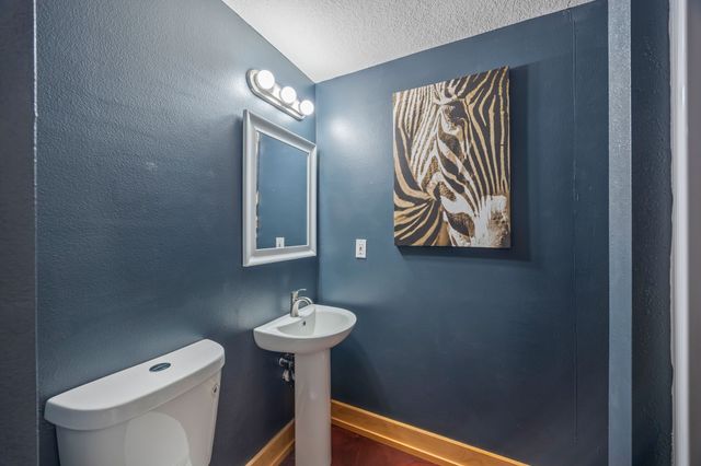 558 S 34th Court, West Des Moines, IA 50265