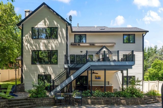 558 S 34th Court, West Des Moines, IA 50265