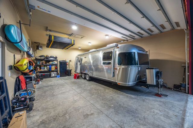 558 S 34th Court, West Des Moines, IA 50265