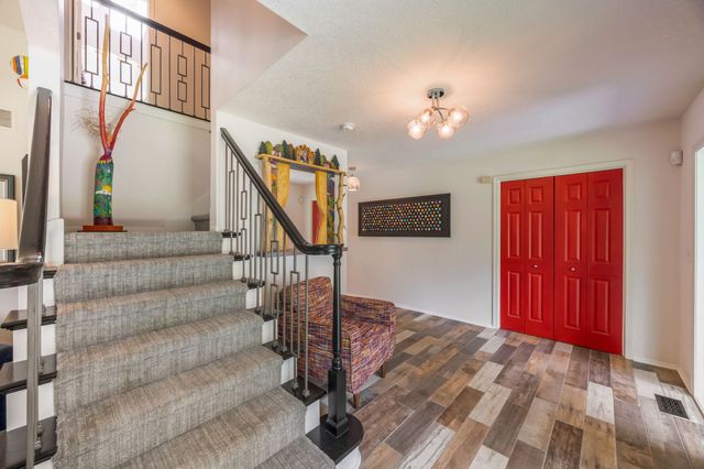 558 S 34th Court, West Des Moines, IA 50265