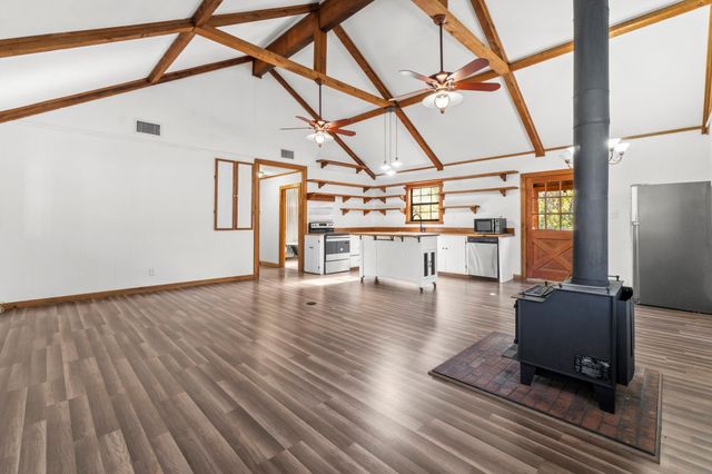 326 Timberline Drive, Onalaska, TX 77360