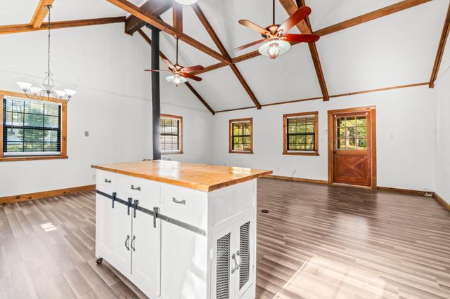 326 Timberline Drive, Onalaska, TX 77360