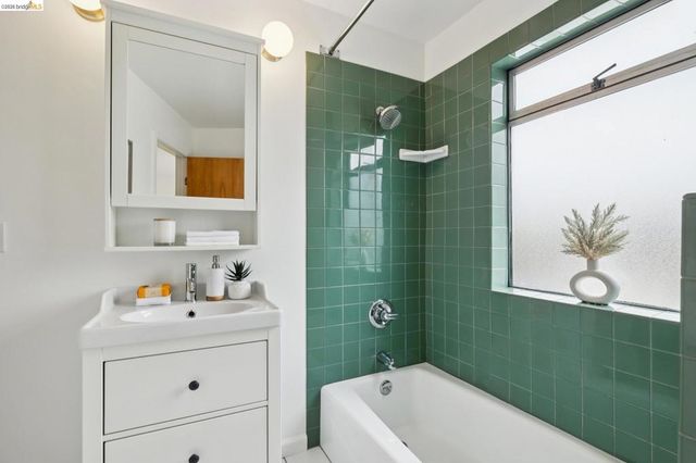 3113 Shattuck Ave 5, Berkeley, CA 94705