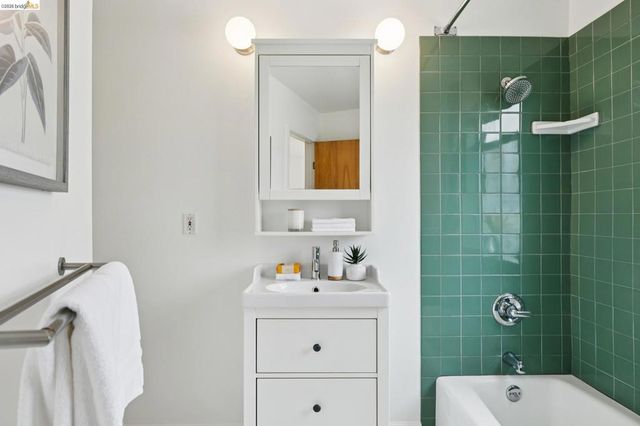 3113 Shattuck Ave 5, Berkeley, CA 94705