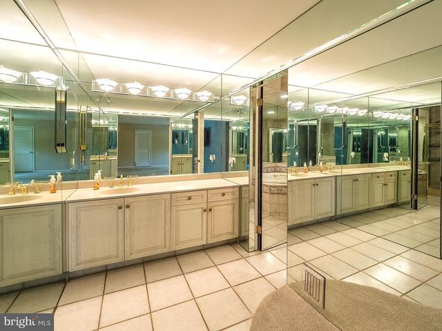 425 KENNEBEC RD, Cherry Hill, NJ 08002