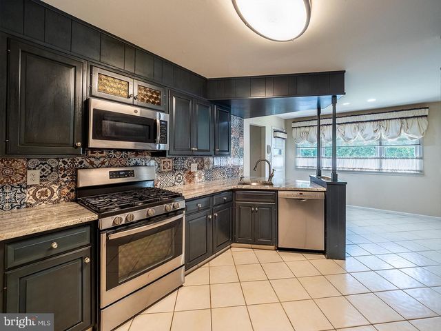425 KENNEBEC RD, Cherry Hill, NJ 08002