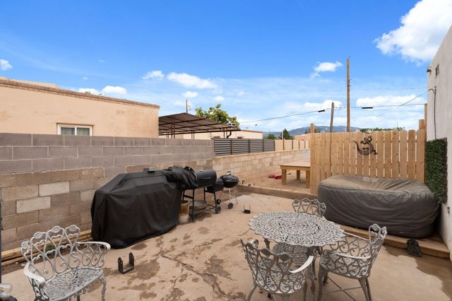 438 Truman Street NE, Albuquerque, NM 87108