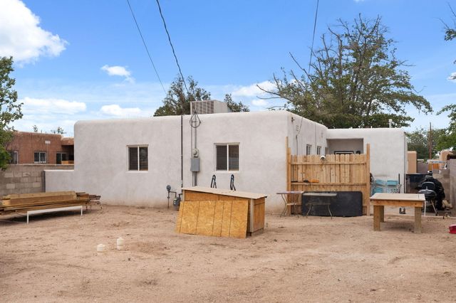 438 Truman Street NE, Albuquerque, NM 87108