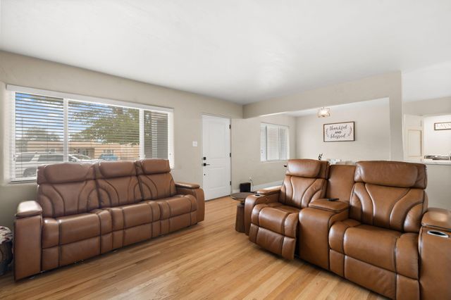 438 Truman Street NE, Albuquerque, NM 87108