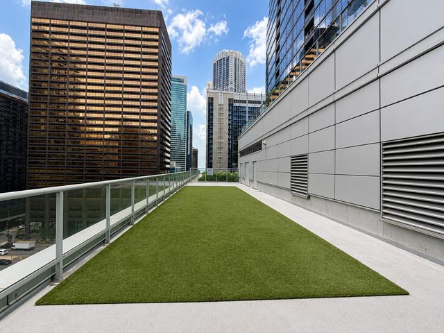 240 E Illinois Street 2706, Chicago, IL 60611