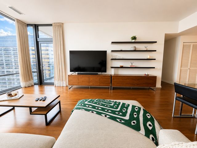 240 E Illinois Street 2706, Chicago, IL 60611