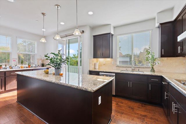 2041 Atlas Loop, Mountain View, CA 94043