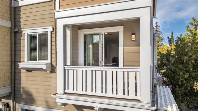 2041 Atlas Loop, Mountain View, CA 94043