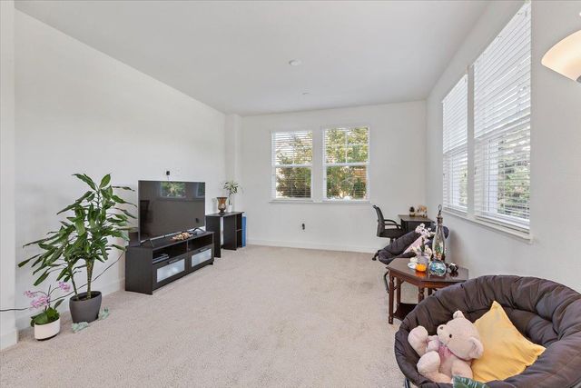 2041 Atlas Loop, Mountain View, CA 94043