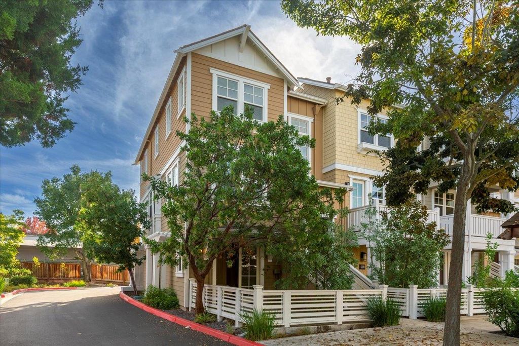 2041 Atlas Loop, Mountain View, CA 94043