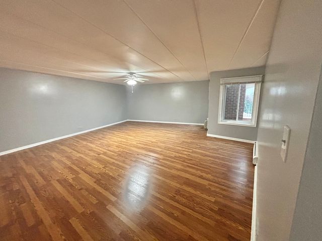 18 E Old Willow Road 425N, Prospect Heights, IL 60070