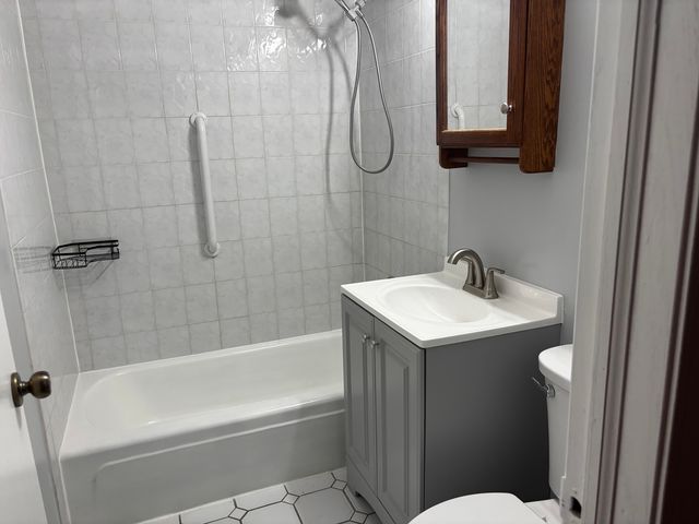 18 E Old Willow Road 425N, Prospect Heights, IL 60070