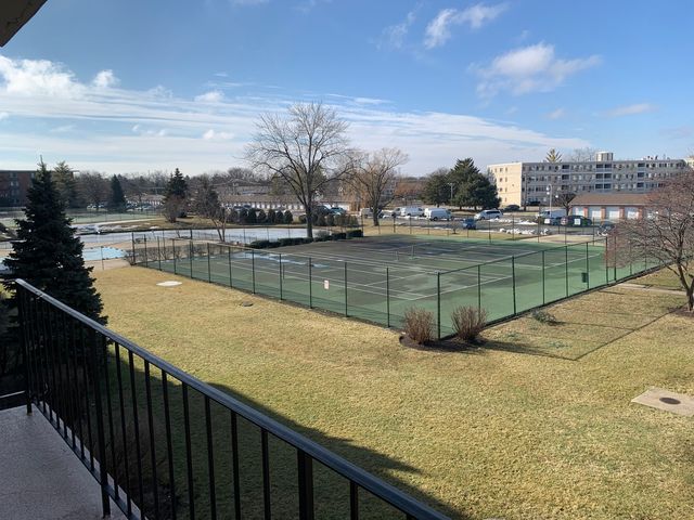18 E Old Willow Road 425N, Prospect Heights, IL 60070