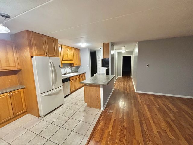18 E Old Willow Road 425N, Prospect Heights, IL 60070