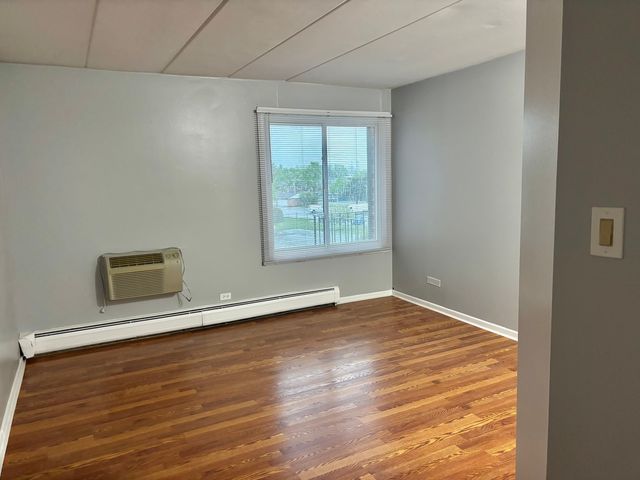 18 E Old Willow Road 425N, Prospect Heights, IL 60070
