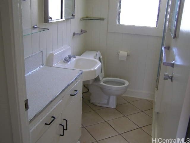 1240 Palamea Lane B, Honolulu, HI 96817