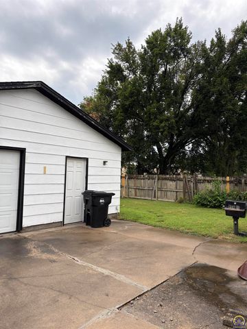 1305 NE Atchison AVE, Topeka, KS 66616