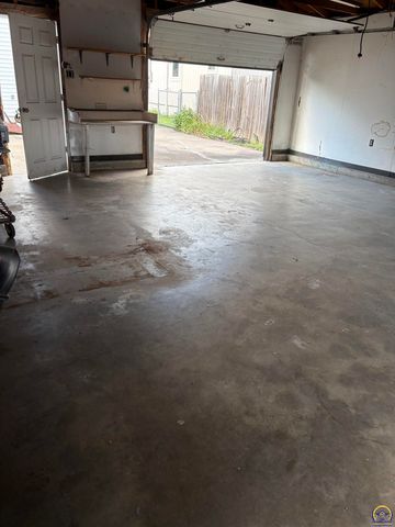 1305 NE Atchison AVE, Topeka, KS 66616