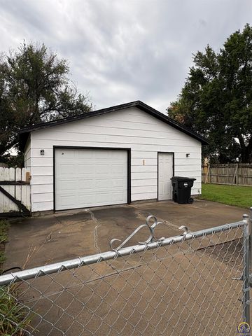 1305 NE Atchison AVE, Topeka, KS 66616