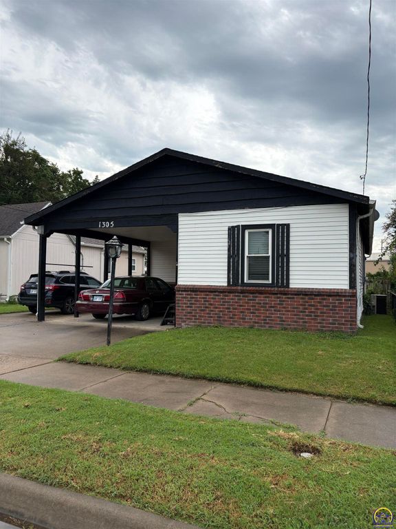 1305 NE Atchison AVE, Topeka, KS 66616