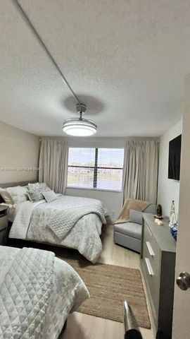 10303 Sunrise Lakes Blvd 211, Sunrise, FL 33322