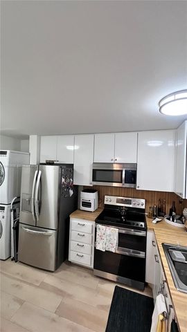 10303 Sunrise Lakes Blvd 211, Sunrise, FL 33322