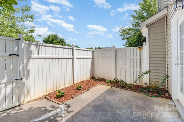 9664 Littleleaf Drive, Charlotte, NC 28215